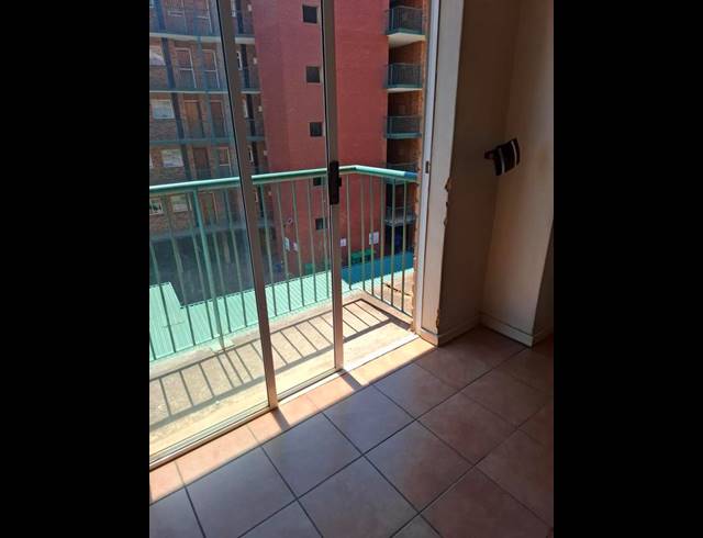 2 BEDROOM PROPERTY TO RENT IN DIE HOEWES